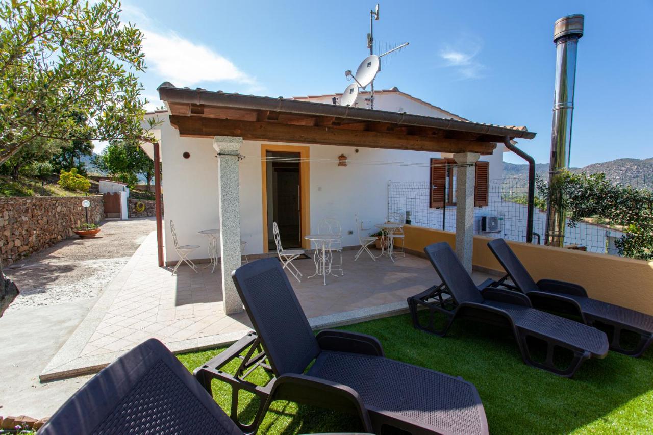 La Casa In Collina - Affittacamere Con Vista Mare Lu Lioni Exterior foto