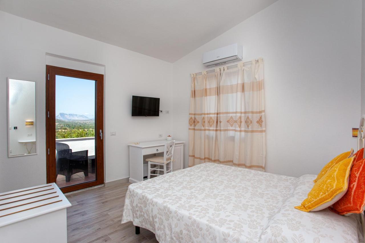 La Casa In Collina - Affittacamere Con Vista Mare Lu Lioni Exterior foto